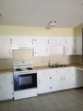 805 W 24th St, Unit 2 in Mission, TX - Foto de edificio - Building Photo