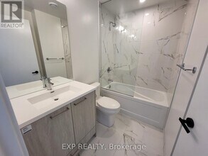 28-4528 Interchange Wy in Vaughan, ON - Building Photo - Building Photo