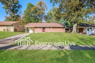 8715 Desoto Dr in Cincinnati, OH - Building Photo