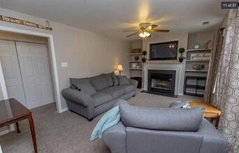 1424 Berrymeade Hills Ct in Glen Allen, VA - Building Photo - Building Photo