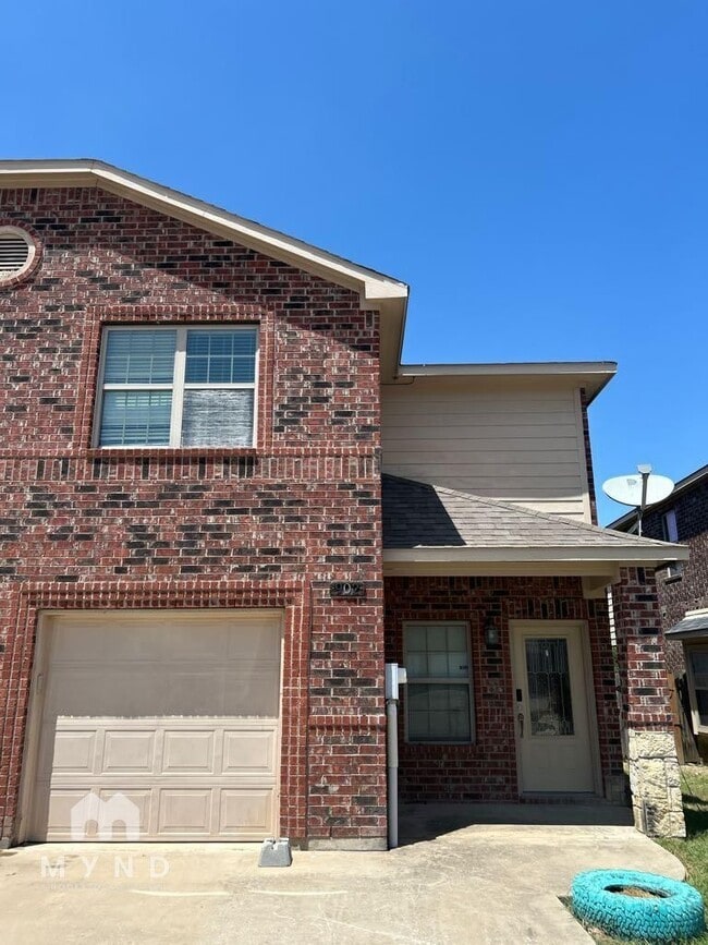 property at 902 Parkplace Ridge
