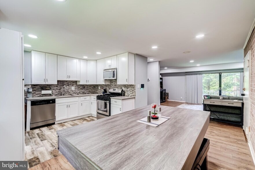 6012 Westchester Dr, Unit 101 in College Park, MD - Building Photo