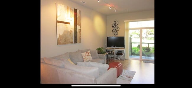 property at 5401 S Park Terrace Ave