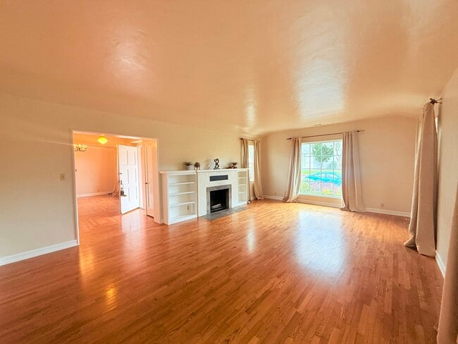 property at 619 W Cypress Ave