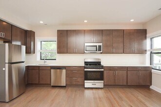 3409 W Fullerton Ave, Unit M07H in Chicago, IL - Foto de edificio - Building Photo