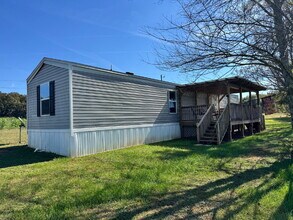 15078 S Hwy 11 in Fair Play, SC - Building Photo - Building Photo