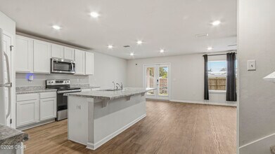 3996 Silver Spur Rd in Callaway, FL - Building Photo - Building Photo