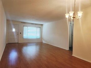 2358 Ecuadorian Way in Clearwater, FL - Building Photo - Building Photo