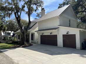 18 Fisherman Ln in Bluffton, SC - Building Photo - Building Photo