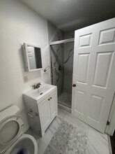 1738 W 85th St, Unit B in Los Angeles, CA - Foto de edificio - Building Photo