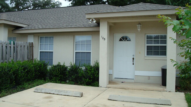 11191 SE 55th Avenue Rd in Belleview, FL - Foto de edificio - Building Photo