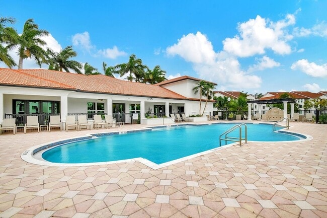 property at 723 Villa Cir