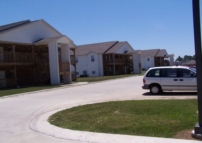 Britli Estates in Lebanon, MO - Foto de edificio