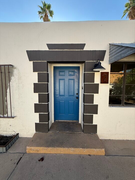1401 W Clarendon Ave, Unit 2 in Phoenix, AZ - Foto de edificio