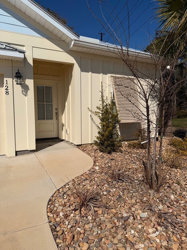 128 Hallandale Ln in Murrells Inlet, SC - Foto de edificio - Building Photo