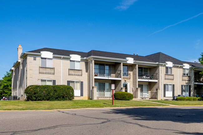 Coach House Apartment & Townhomes photo'