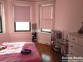 17-19 Washington St. Unit 501 in Malden, MA - Foto de edificio - Building Photo