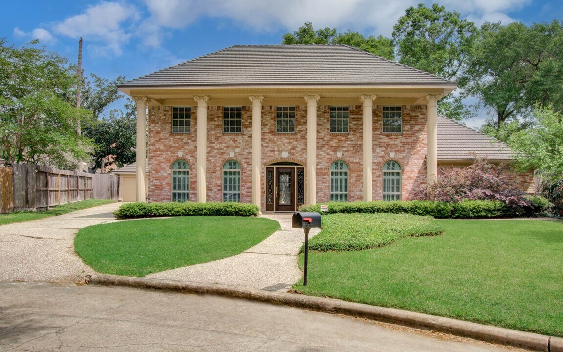 11022 Riverview Dr in Houston, TX - Building Photo