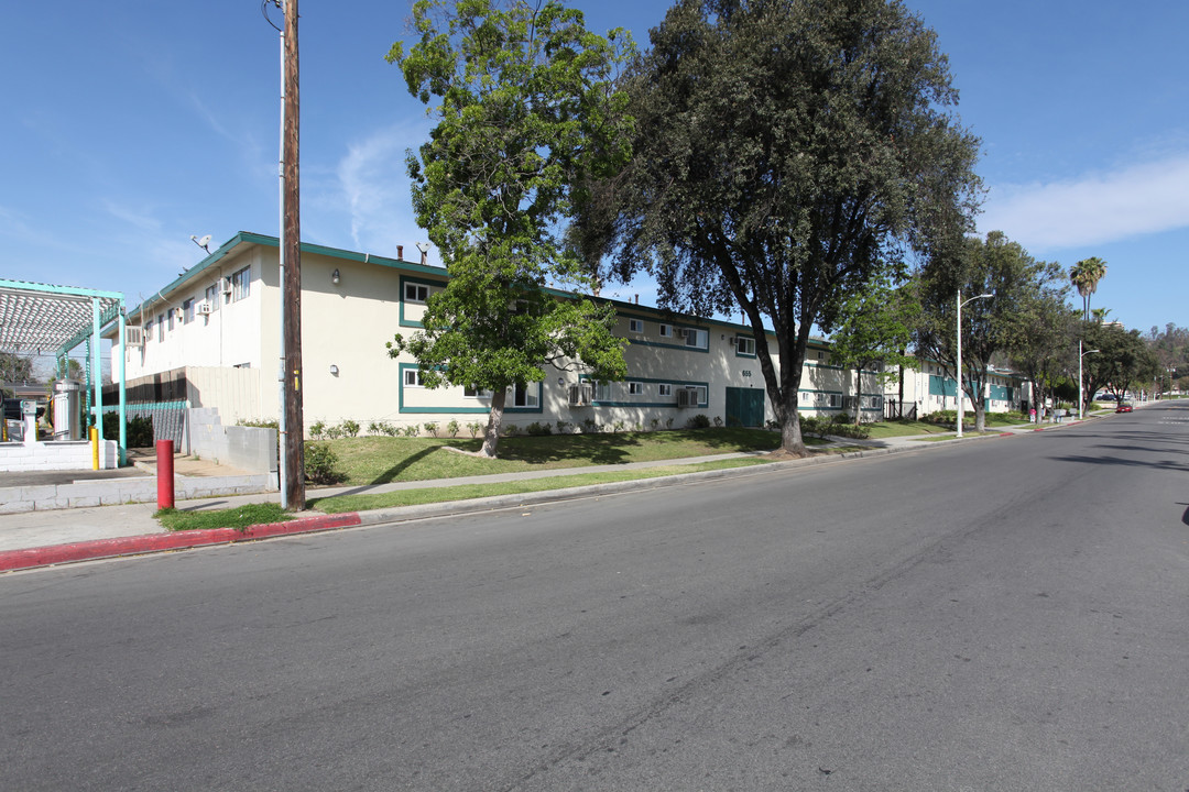 Driftwood Apartments in La Puente, CA - Building Photo