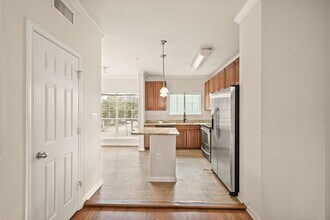 9200 Westheimer Rd in Houston, TX - Building Photo - Building Photo