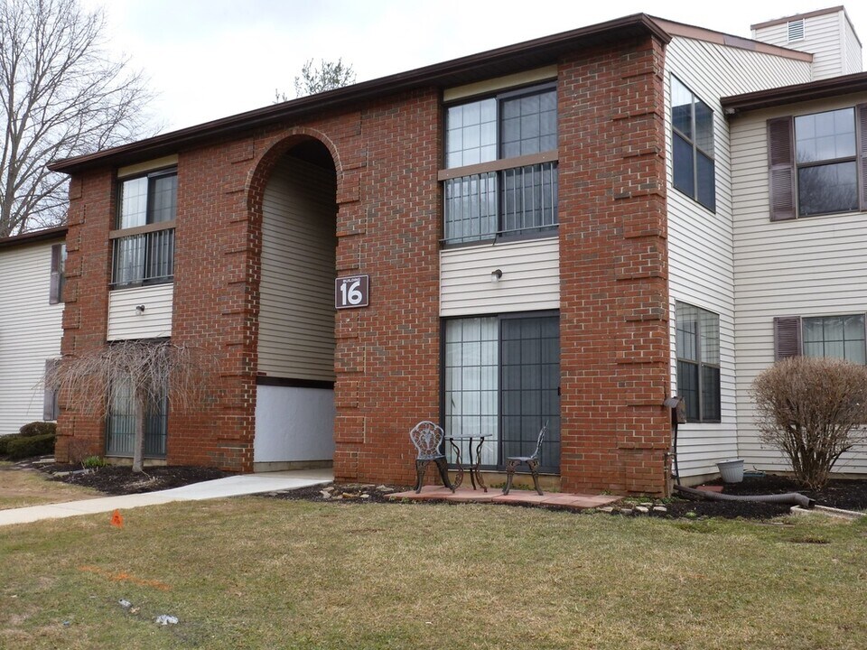 16-8 Sacramento Ct in Freehold, NJ - Building Photo