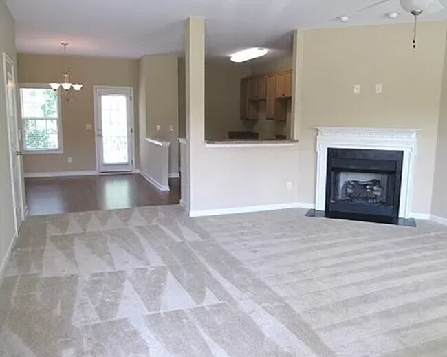 6159 Neuse Wood Dr in Raleigh, NC - Building Photo - Building Photo