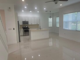 2955 Bellarosa Circle in Royal Palm Beach, FL - Building Photo - Building Photo