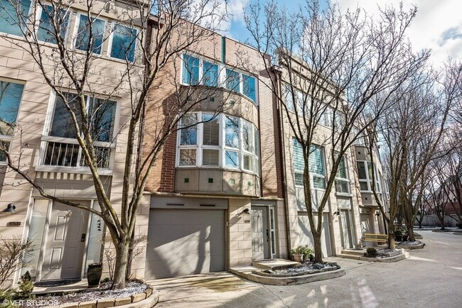 property at 2675 N Greenview Ave
