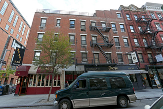 237 Sullivan St in New York, NY - Building Photo - Building Photo