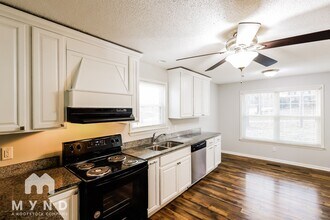 3221 Fieldale Dr in Hueytown, AL - Building Photo - Building Photo