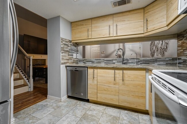 property at 2601 Augusta Dr