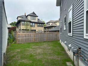 35 Trapelo Rd in Belmont, MA - Building Photo - Building Photo