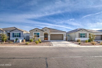 5267 E Diatomite Dr in San Tan Valley, AZ - Foto de edificio - Building Photo