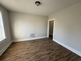 104 N First Ave in Evansville, IN - Building Photo