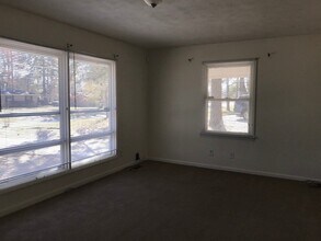 7514 Telfair Dr in Fayetteville, NC - Foto de edificio - Building Photo