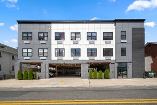 51 E Main St in Bergenfield, NJ - Building Photo