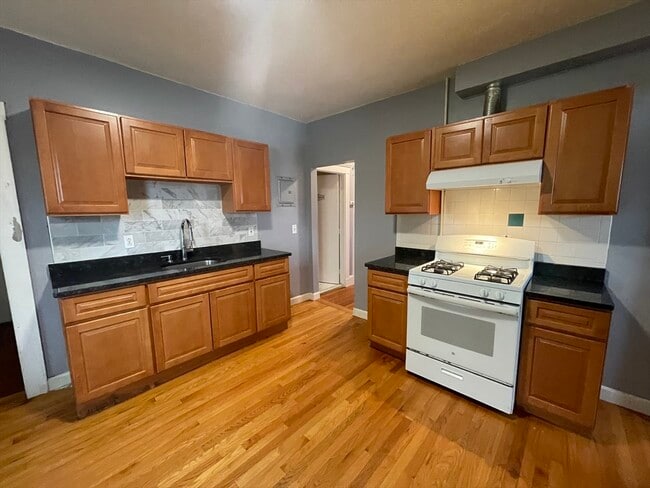 14 Harvard St in Boston, MA - Building Photo - Building Photo
