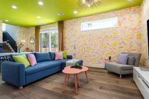 2415 E 10th St in Austin, TX - Building Photo