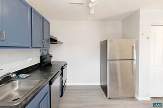 1217 Villa Ln in Charlottesville, VA - Building Photo - Building Photo