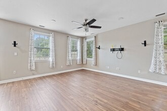 4229 Kenton Ln in Virginia Beach, VA - Building Photo - Building Photo