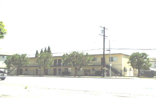 25120 Normandie Ave in Harbor City, CA - Building Photo