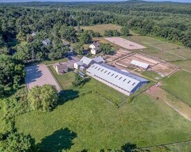 253 Davis Rd, Unit 253 Davis Road in Bedford, MA - Foto de edificio - Building Photo