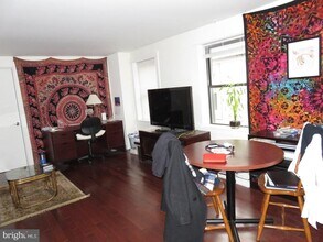 1300 Spruce St in Philadelphia, PA - Building Photo - Building Photo