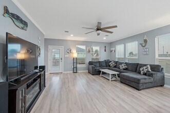 305 Jettyview Rd in Surfside Beach, TX - Building Photo - Building Photo