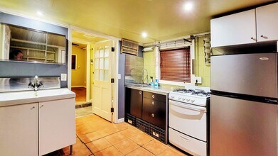 709 W Live Oak St in Austin, TX - Foto de edificio - Building Photo