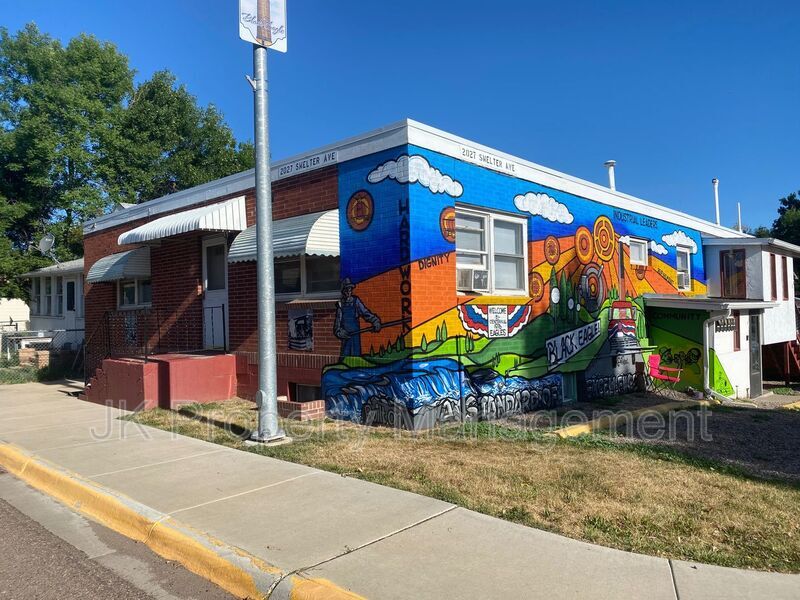 2027 Smelter Ave NE in Black Eagle, MT - Building Photo