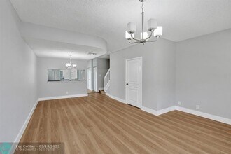 4903 SW 31st Terrace in Fort Lauderdale, FL - Building Photo - Building Photo
