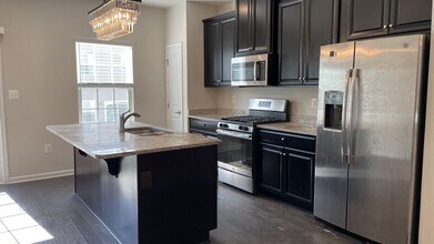 407 Streamview Dr in Fredericksburg, VA - Building Photo - Building Photo