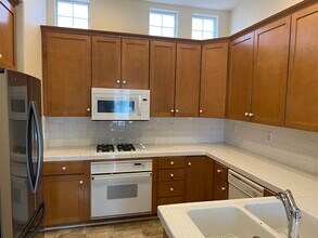 202 Everett Ave in Palo Alto, CA - Building Photo - Building Photo