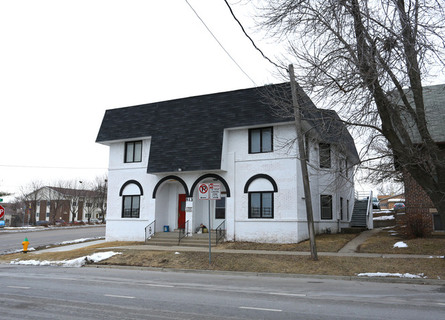 813 Crocker St in Des Moines, IA - Foto de edificio - Building Photo